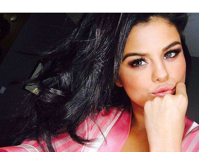 Selena Gomez, Instagram