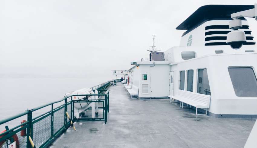 seafaring cruise ship sailor