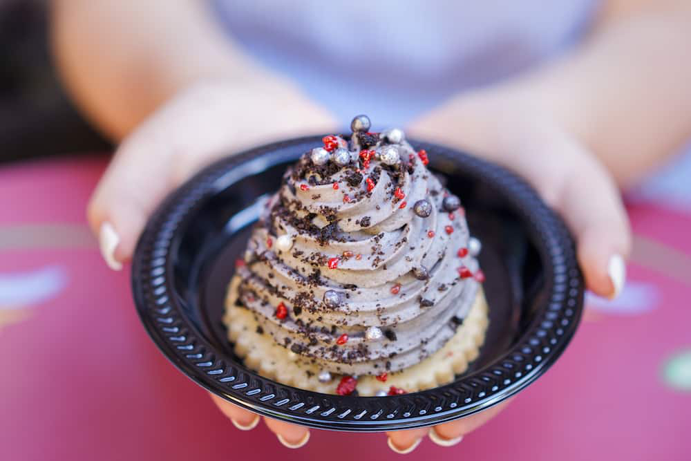 Disneyland Style ”Gray Stuff'' on a Black Saucer