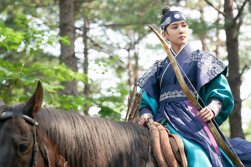Park Eun-Bin as Lee Hwi in The King's Affection