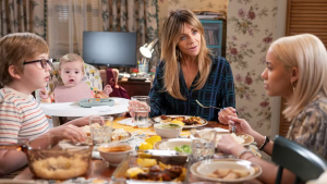 Morgan Gillory eating dinner with her kids